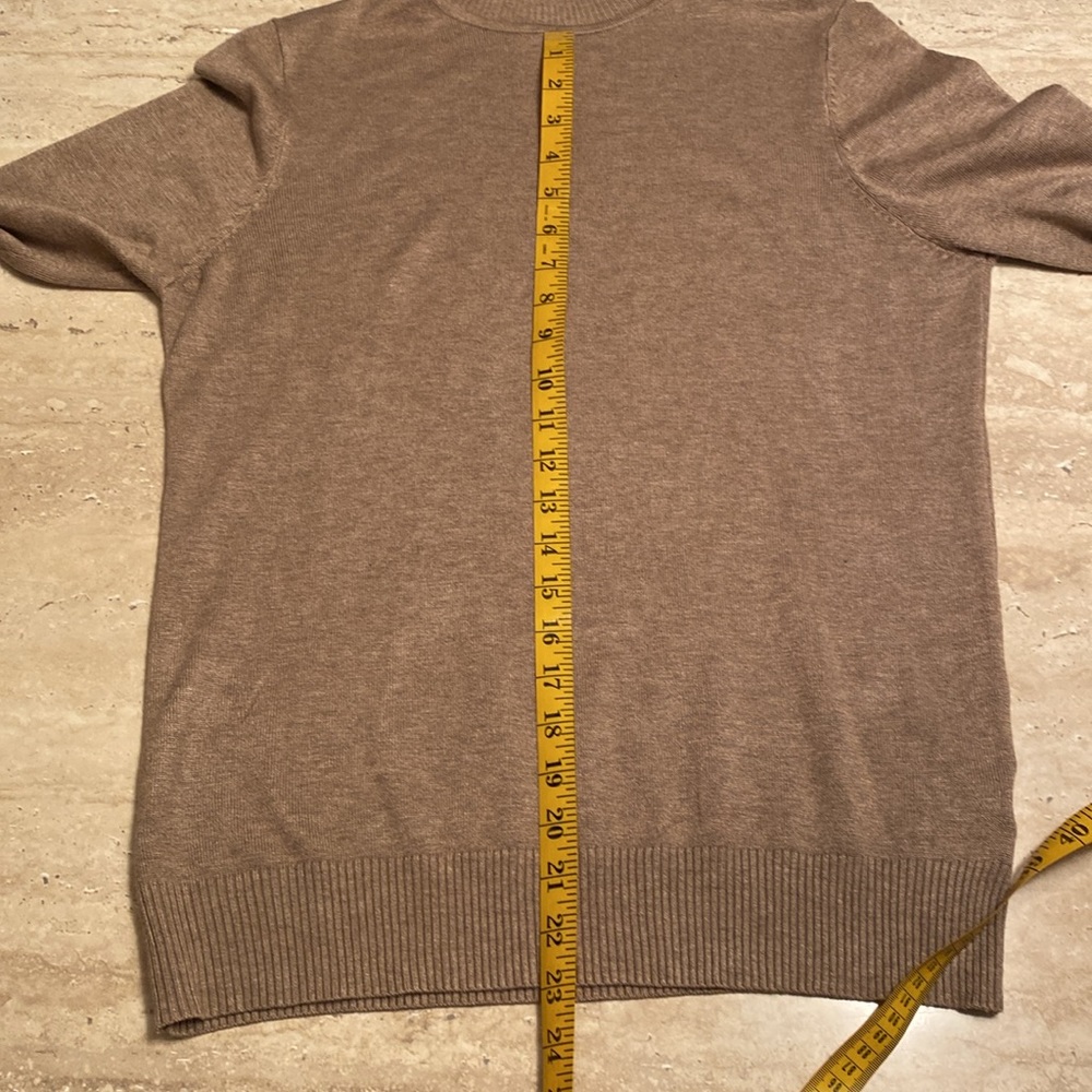 Joseph A turtleneck, tan/ taupe, Excellent condition measurements below - Picture 6 of 9